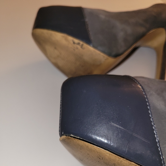 Ladies Shoe's - Picture 2 of 6